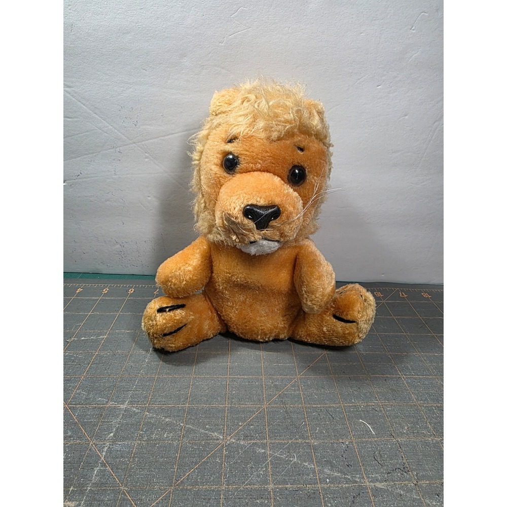 Dakin Plush Lion Golden Brown Vintage 1975 Stuffed Animal 7in